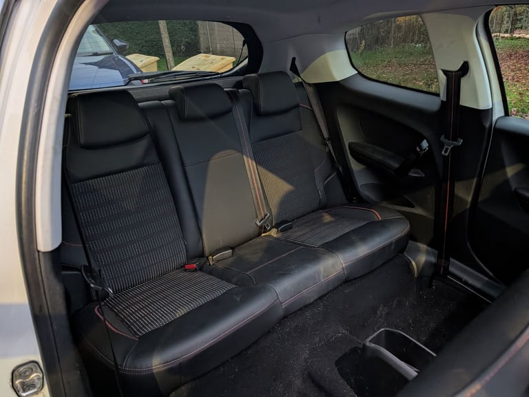 Peugeot, 208, Hatchback, 2016, Manual, 1199 (cc), 3 doors