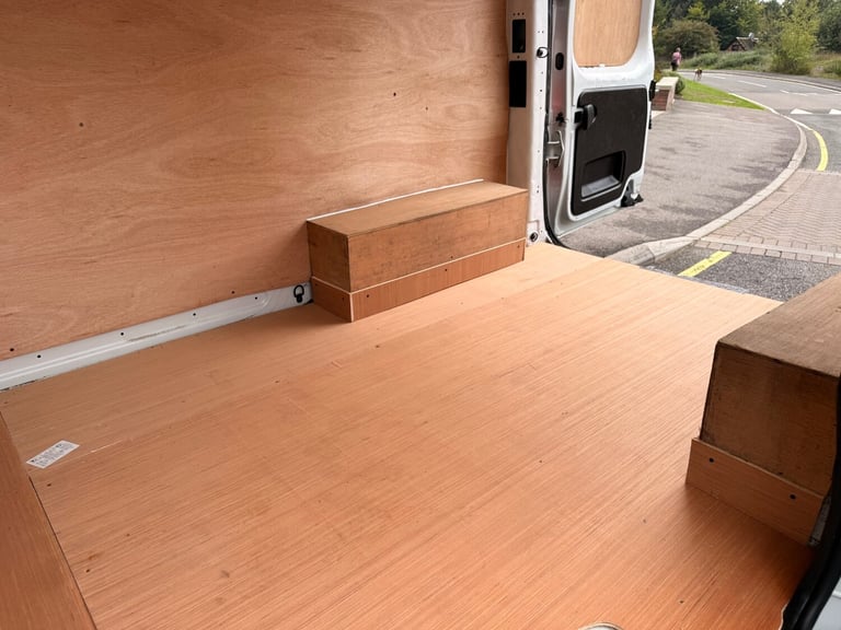 2025 Renault Trafic NO VAT, ONE OWNER, SL29 dCi 95 Business Van Van  Diesel Manual