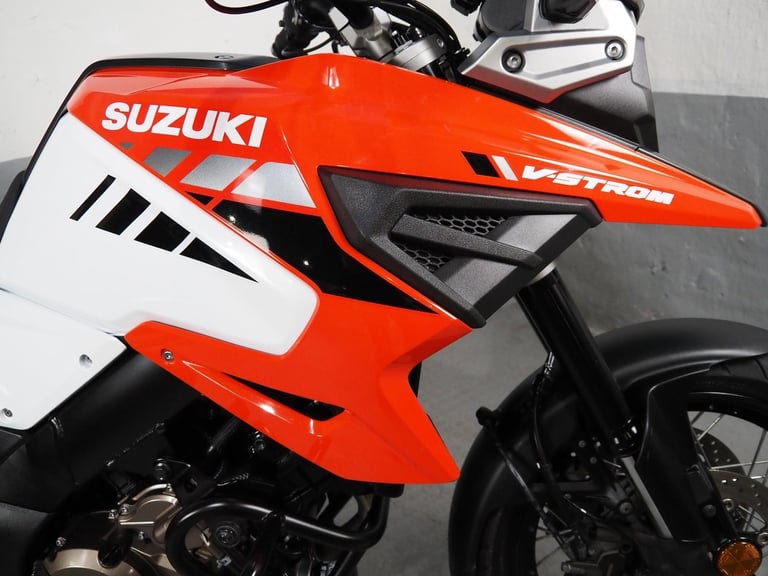 2020 Suzuki V Strom 1050 RC DL1000 XT 15k ,crash bars great adventure bike