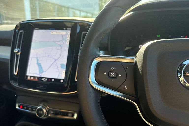 2023 Volvo XC40 2.0 B3 MHEV Plus SUV 5dr Petrol Hybrid DCT Auto Euro 6 (s/s) (163 ps) ESTATE Petr...
