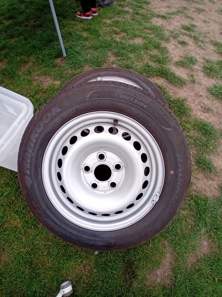 VW CARGO VAN TYRE'S 