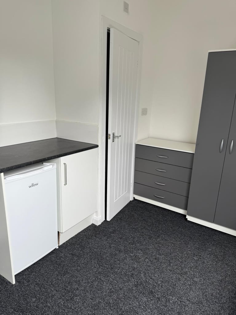 SELF CONTAINED ROOMS AVAILABLE IN SUPPORTED ACCOMMODATION FOR BENEFIT CLAIMANTS UC PIP