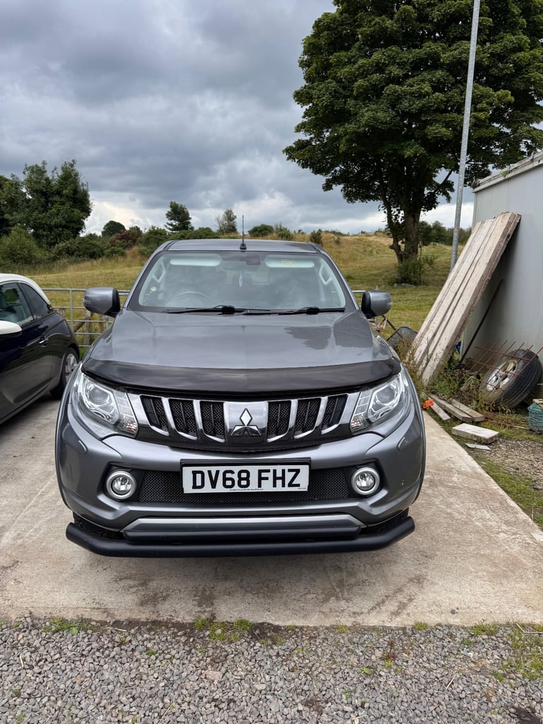 2018 Mitsubishi l200 barbarian full spec