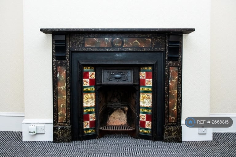 2 bedroom flat in Elmbank Road, Aberdeen, AB24 (2 bed) (#2668815)