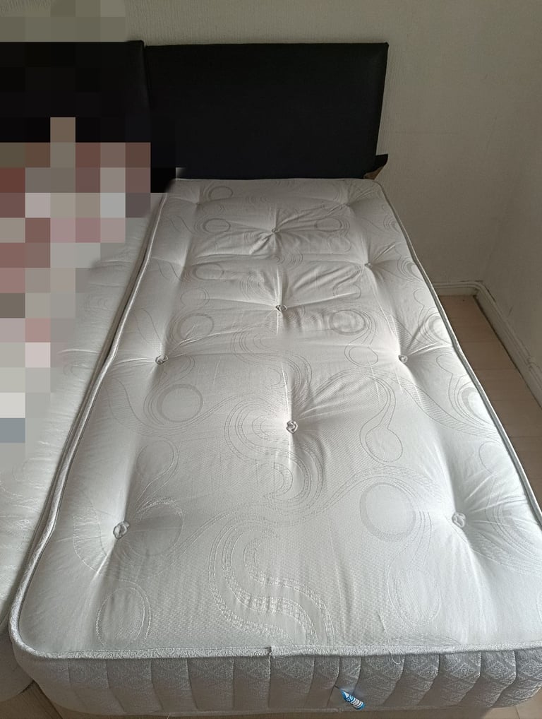 image for Single bed wirh mattresses