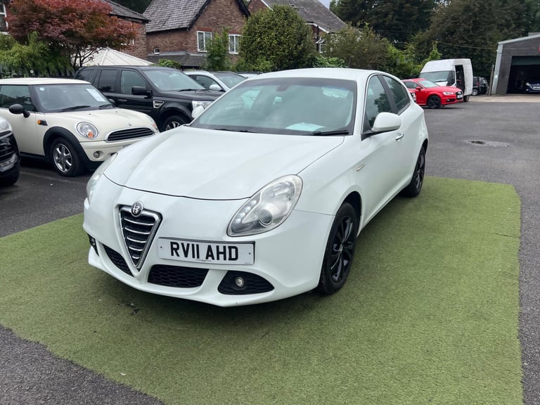 2011 Alfa Romeo Giulietta 1.4 TB MultiAir Lusso Euro 5 (s/s) 5dr HATCHBACK Petrol Manual