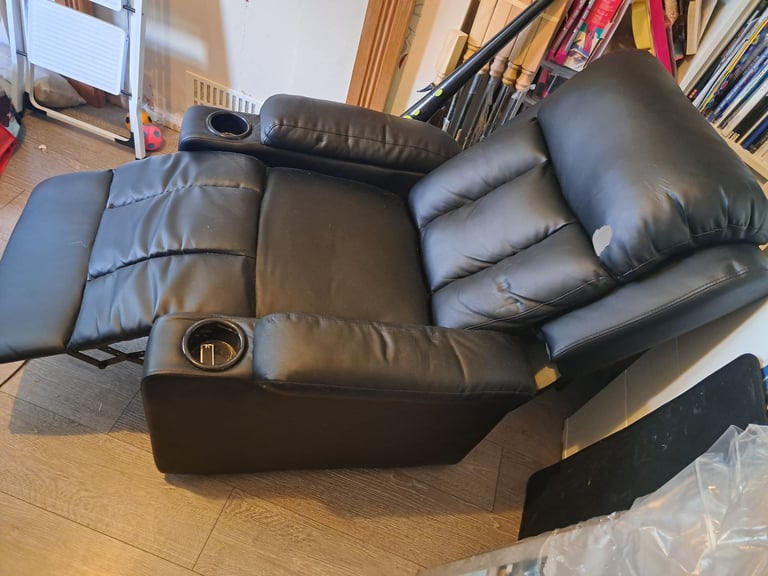 Reclining chair 