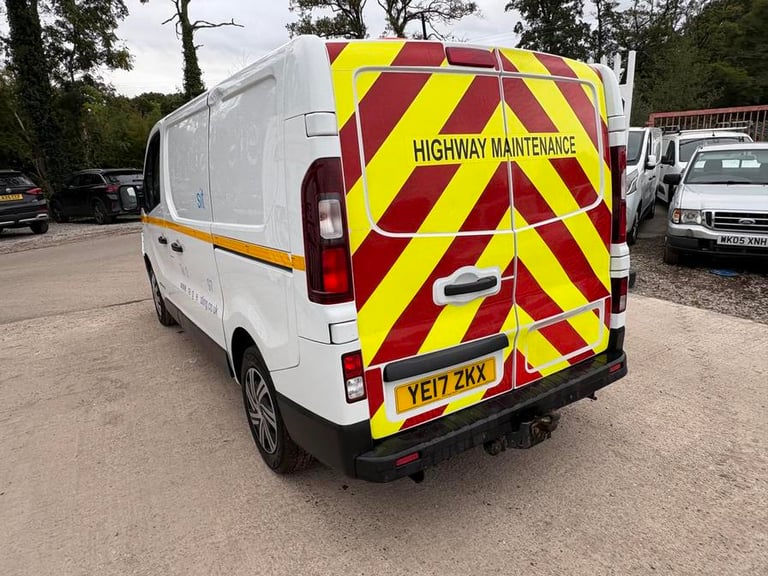 2017 Renault Trafic Trafic SL27 Business+ Energy dCi Panel Van DIESEL Manual