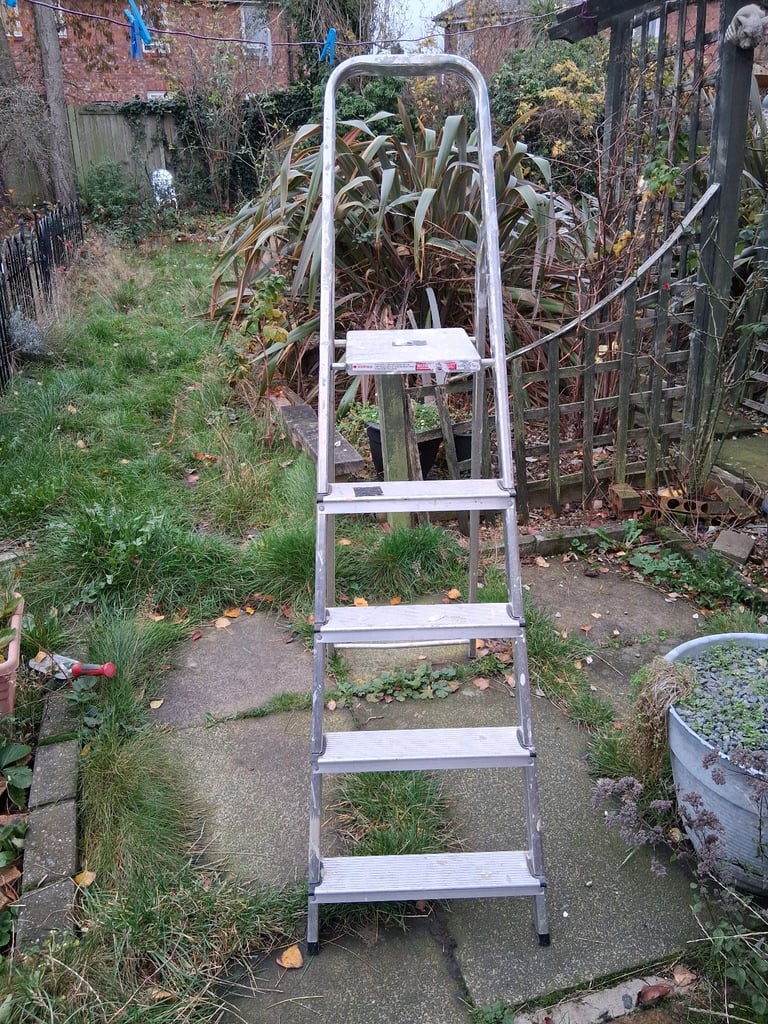 Step ladder