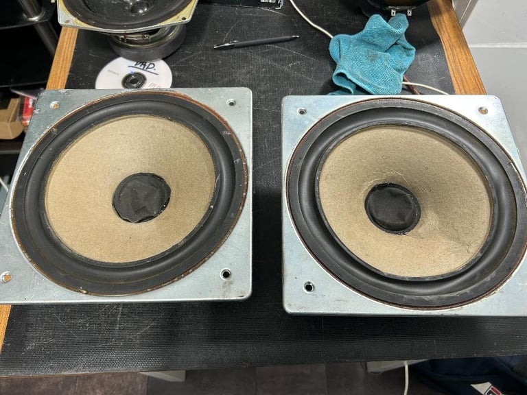 image for Pair 10 inch Wharfedale bass speakers (Glendale) Working