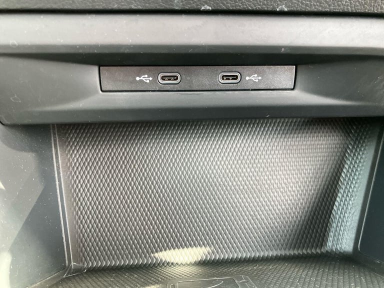 2021 Volkswagen Golf LIFE TSI ESTATE Petrol Manual