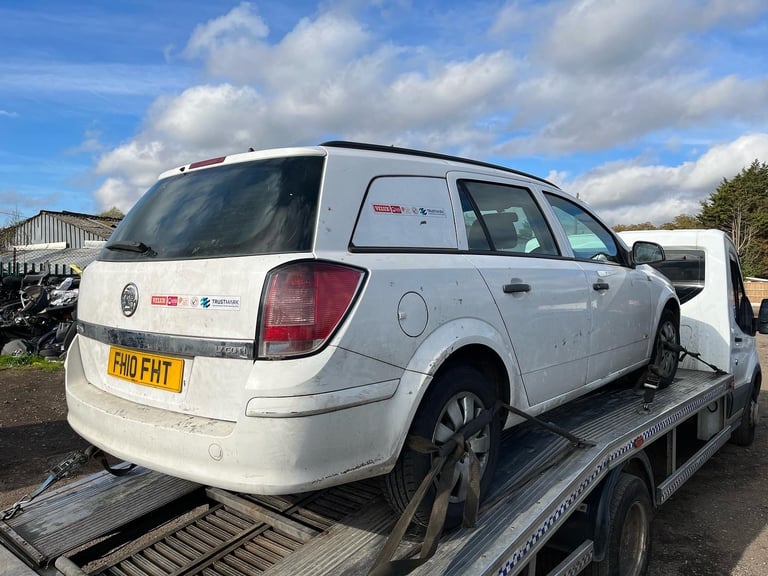 Vauxhall Astra H estate 1.7 cdti 2010 white BREAKING FOR PARTS 