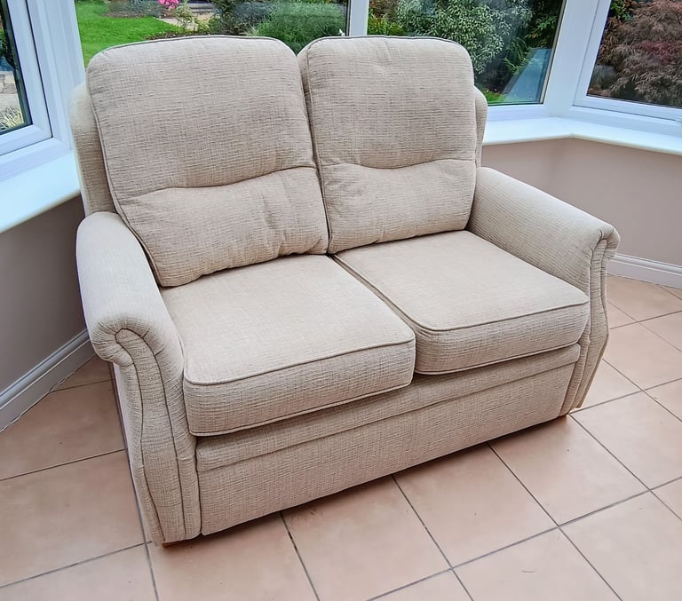 Recliner Chair and Matching 2 Seater Sofa [Electric Reclining Action]
