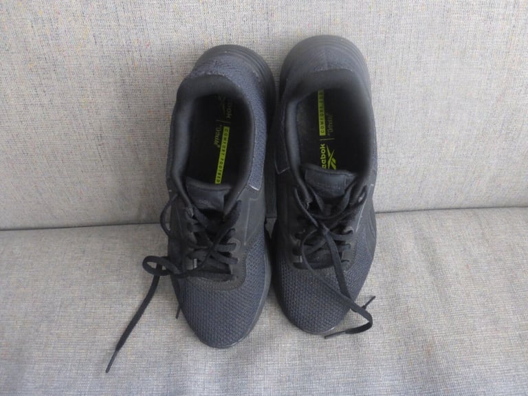 Reebok Trainers Ortholite and Arch Support size UK 7 IN BLACK COMFORT FOOTBED