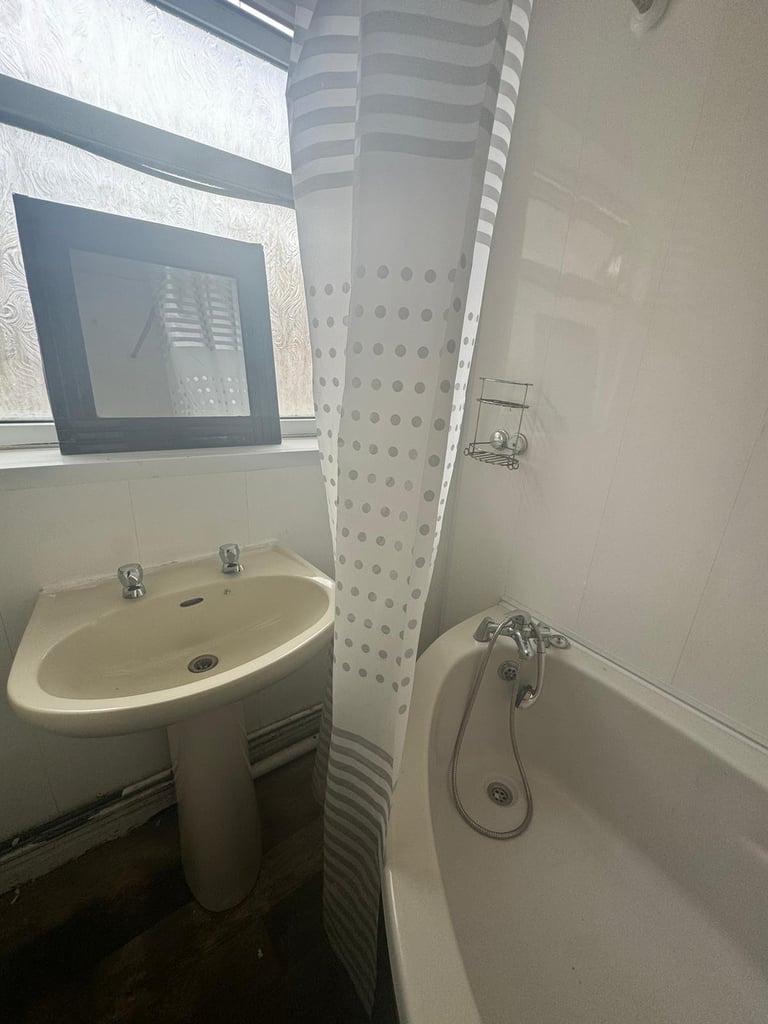image for Double rooms available on Alum Rock Road, B8