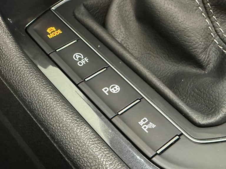 2020 Volkswagen Tiguan 2.0 TDI R-Line Tech SUV 5dr Diesel DSG Euro 6 (s/s) (150 ps) ESTATE Diesel...