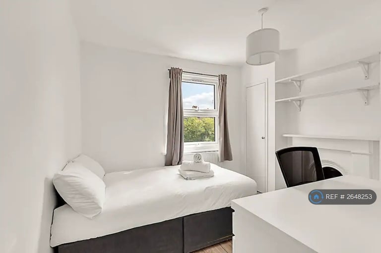 3 bedroom flat in The Vale, London, W3 (3 bed) (#2648253)