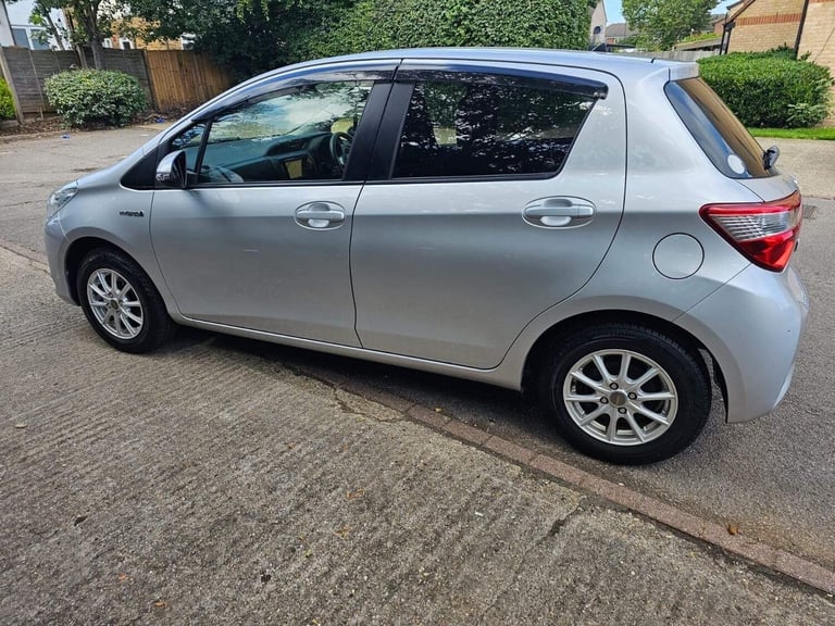 2018 Toyota Yaris 1.5 VVT-h Icon Tech E-CVT Euro 6 (s/s) 5dr Hatchback HYBRID ELECTRIC Automatic