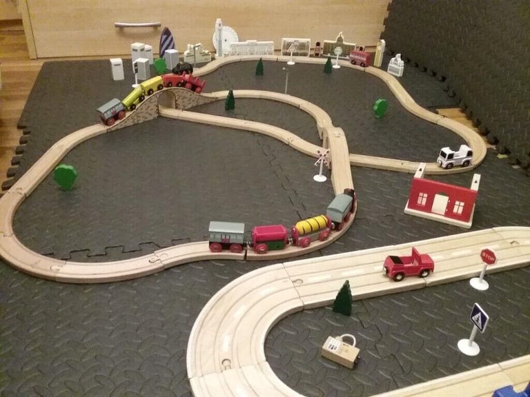 Kids Wooden Train Track Railway and cars Set Activity