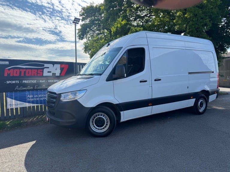 Mercedes-Benz Sprinter 3.5t H2 L2 Progressive Van++1 OWNER++CRUISE++REV