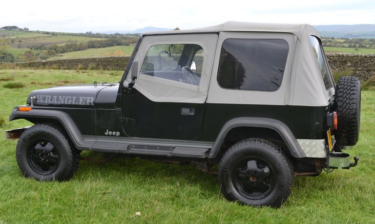 Jeep Wrangler YJ 4.2 Auto Soft Top 1988 for Restoration or Parts 'Free delivery'*
