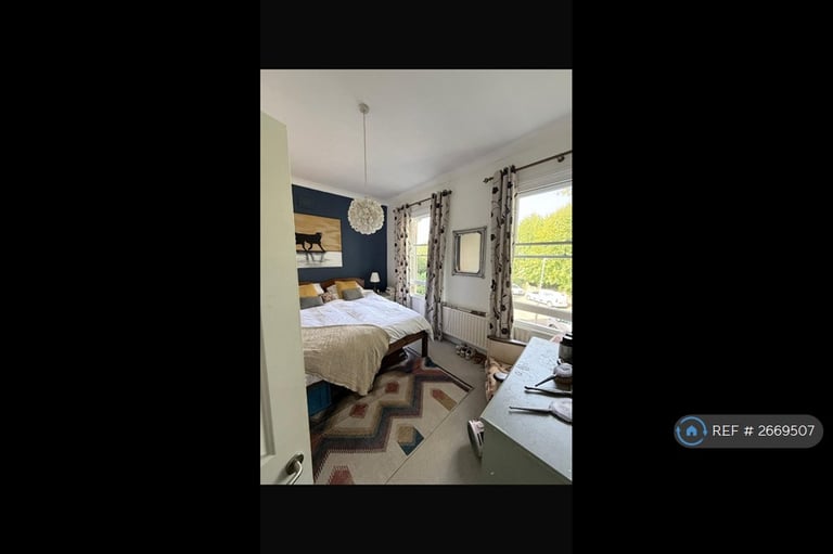 2 bedroom flat in Balham, London, SW12 (2 bed) (#2669507)