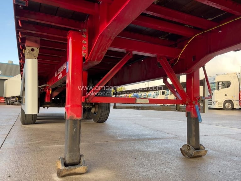 SDC TRI AXLE FLAT BED TRAILER 