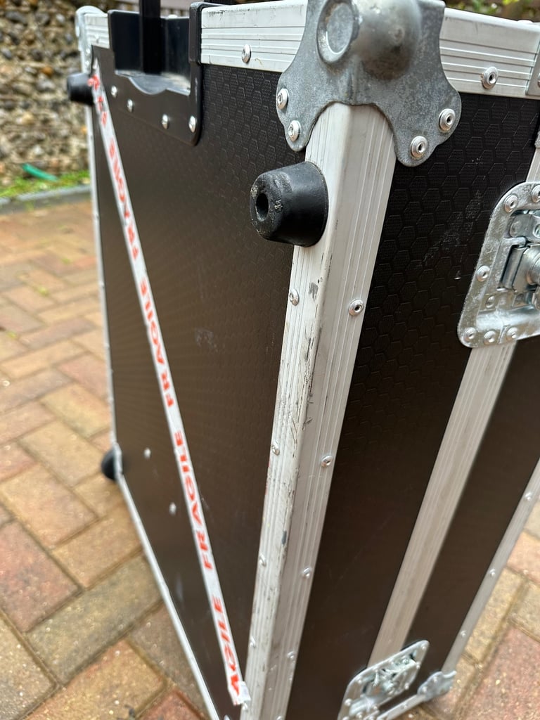 flight case for equipment transport