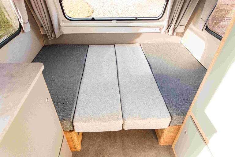 Freedom Jetstream First Class - Lightweight two berth caravan with bathroom