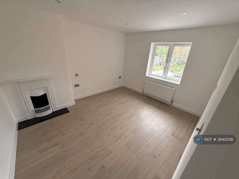 5 bedroom house in Halliwick Road, London, N10 (5 bed) (#2640018)