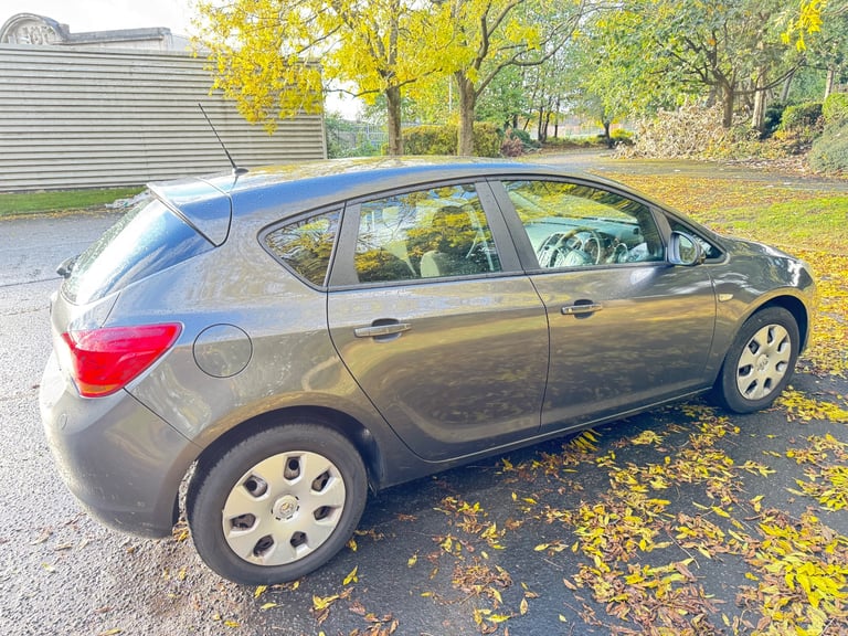 Vauxhall, ASTRA, Hatchback, 2012, Manual, 1598 (cc), 5 doors