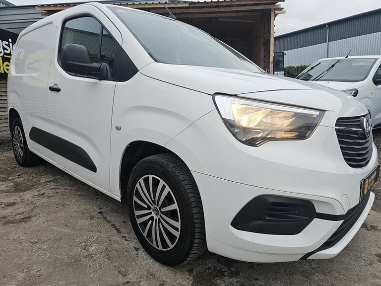 2020 Vauxhall Combo 2000 1.5 Turbo D 100ps H1 Sportive Van PANEL VAN DIESEL Manual