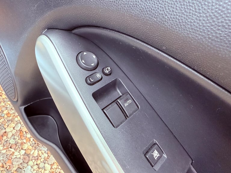 MAZDA MAZDA2 1.5 TS2 2013