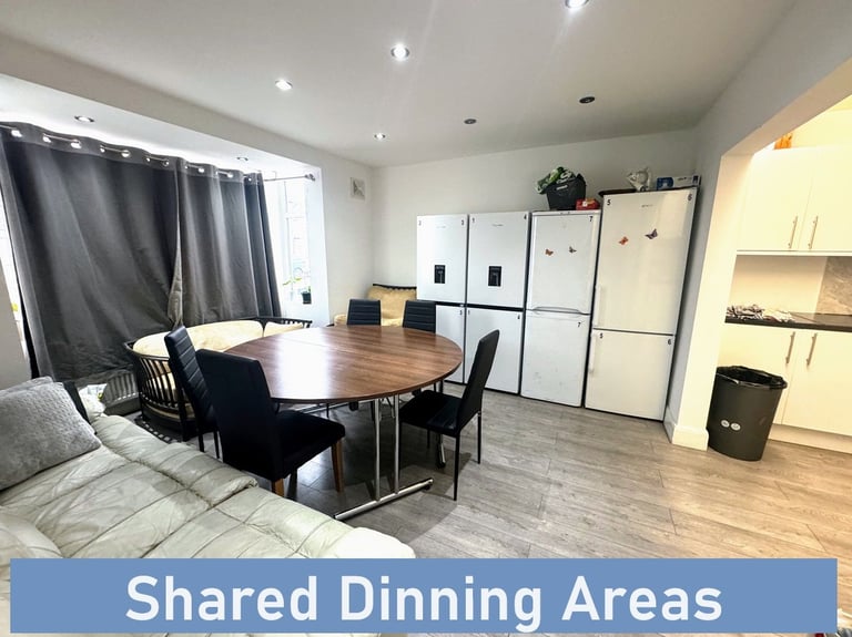 Spacious Double Studio-Style Room Private Shower Room  All Bills Included & Free High-Speed WiFi