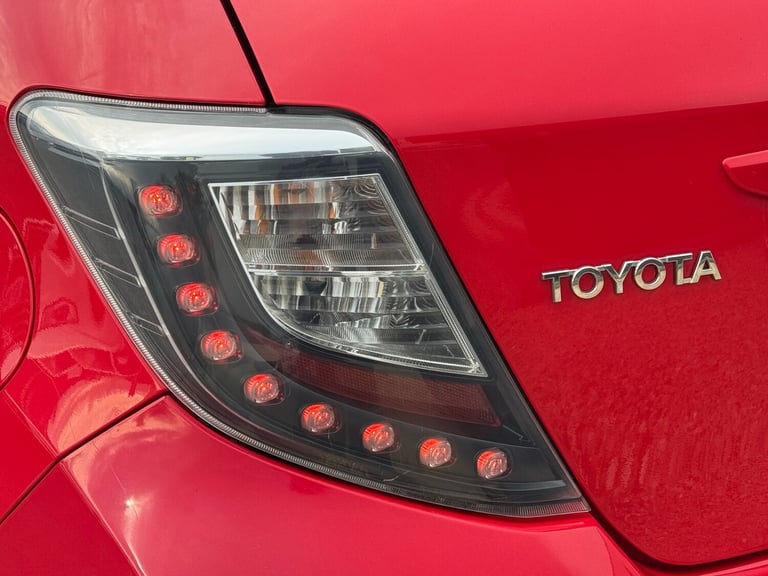 2014 Toyota Yaris 1.33 VVT-i Icon+ 5dr HATCHBACK Petrol Manual
