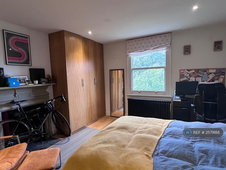 3 bedroom flat in Avenue Road, London, N6 (3 bed) (#2579188)