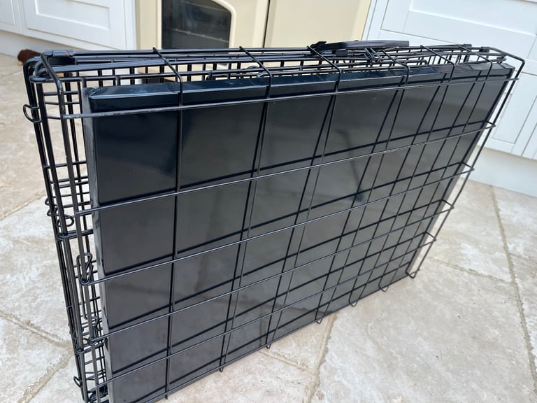 Folding dog/puppy/pet crate/cage - medium/large