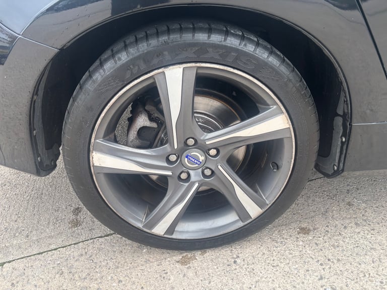 VOLVO, S60 D5 R-DESIGN, FSH, 2 OWNERS. BEAUTIFUL Saloon, 2012, Manual, 2400 (cc), 4 doors.