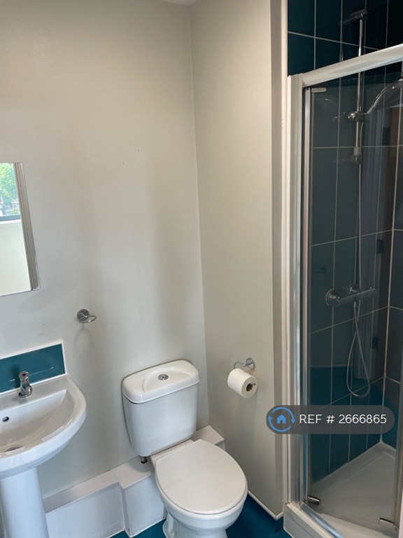 Studio flat in Sovereign House, Sheffield, S1 (#2666865)