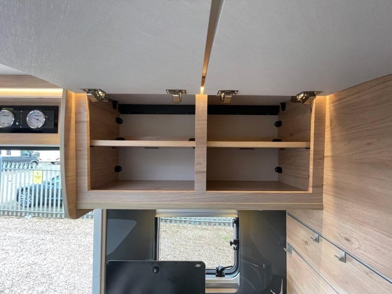 Dethleffs Globebus I6 GT 4 berth 4 belt A-class Singles 3500KG
