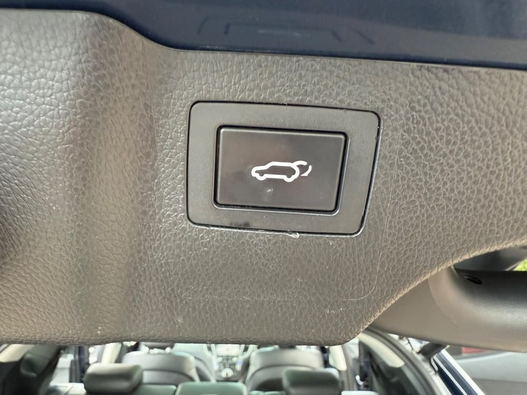 2017 Hyundai Santa Fe 2.2 CRDi Blue Drive Premium SE Auto 4WD Euro 6 (s/s) 5dr (7 Seat) ESTATE Di...