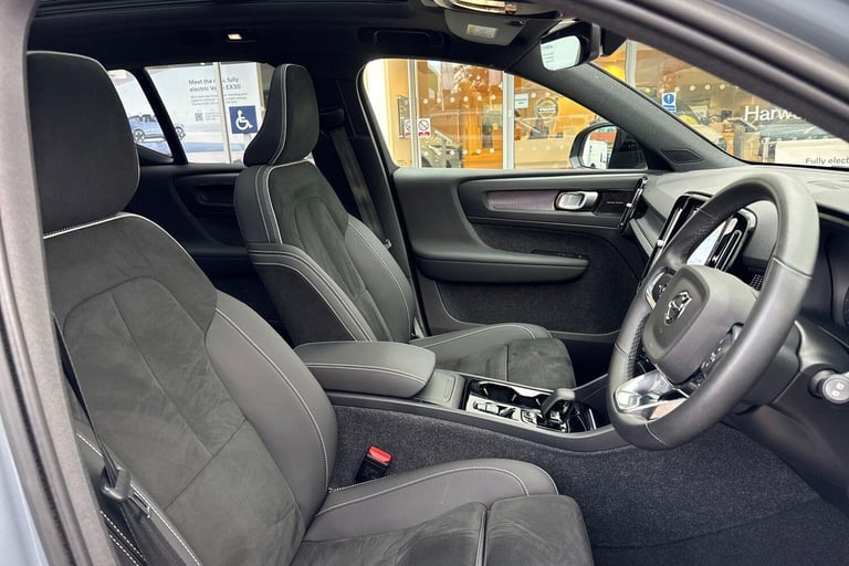 2022 Volvo XC40 2.0 B4 MHEV Ultimate SUV 5dr Petrol Hybrid DCT Auto Euro 6 (s/s) (197 ps) ESTATE ...