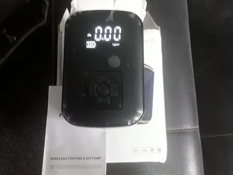 Vehicle digital cordless rechargeable tyre inflator as worklight easy to use brand new 