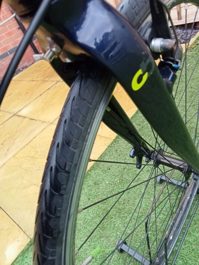 Boardman Aluminium Hybrid Bike.
