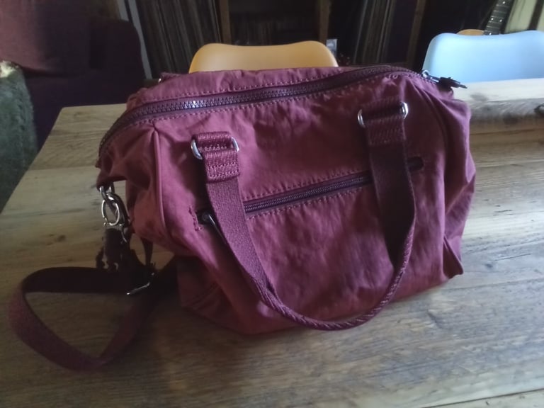 Second hand store kipling bags