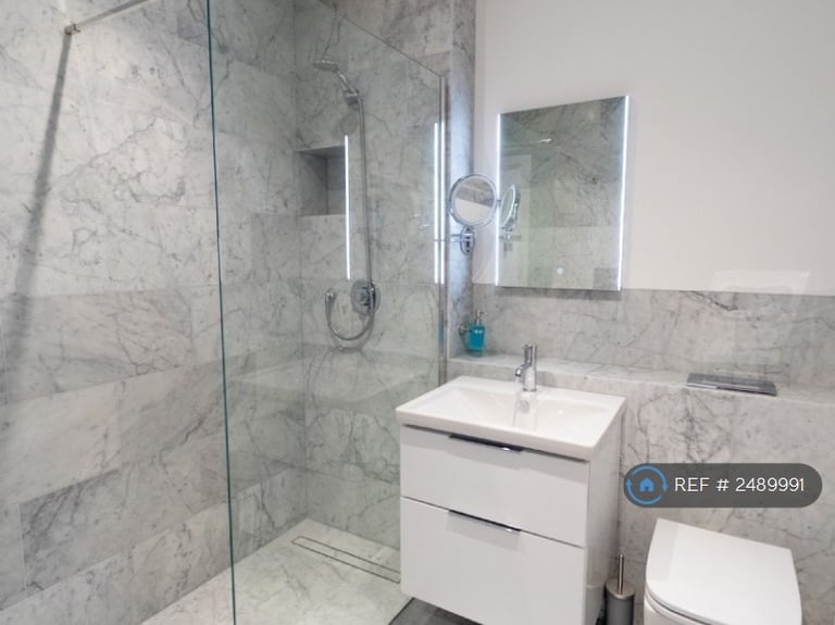 1 bedroom flat in The Mailbox, Birmingham, B1 (1 bed) (#2489991)