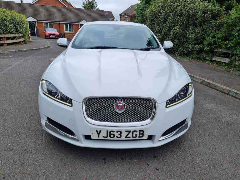 The Ultimate Diesel Automatic 2013 Jaguar XF Luxury Black Leather Interior Stunning Car