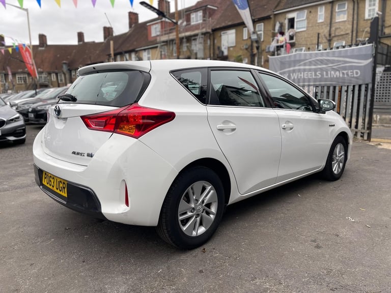 2013 Toyota Auris 1.8 VVT-h Icon CVT Euro 5 (s/s) 5dr HATCHBACK Petrol/Electric Hybrid Automatic