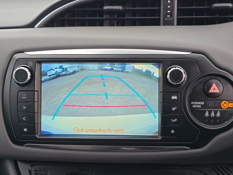 2016 Toyota Yaris 1.5 VVT-h Icon Hatchback 5dr Petrol Hybrid E-CVT Euro 6 (101 ps) Hatchback Hybr...