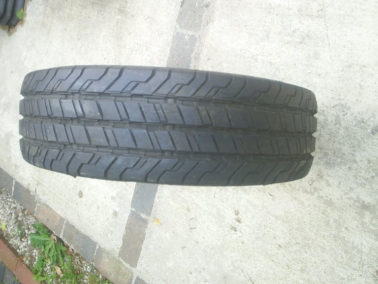 195 70 R 15 C Continental Conti Vanco Contact 100 Tyre 104/102R 10mm Tread